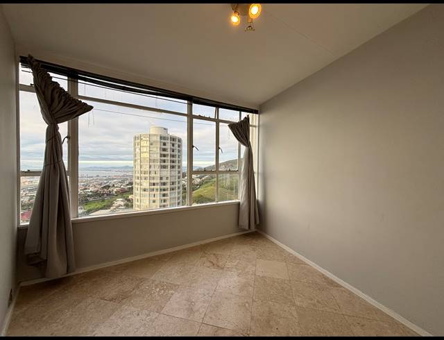 2 BEDROOM APARTMENT TO LET IN VREDEHOEK